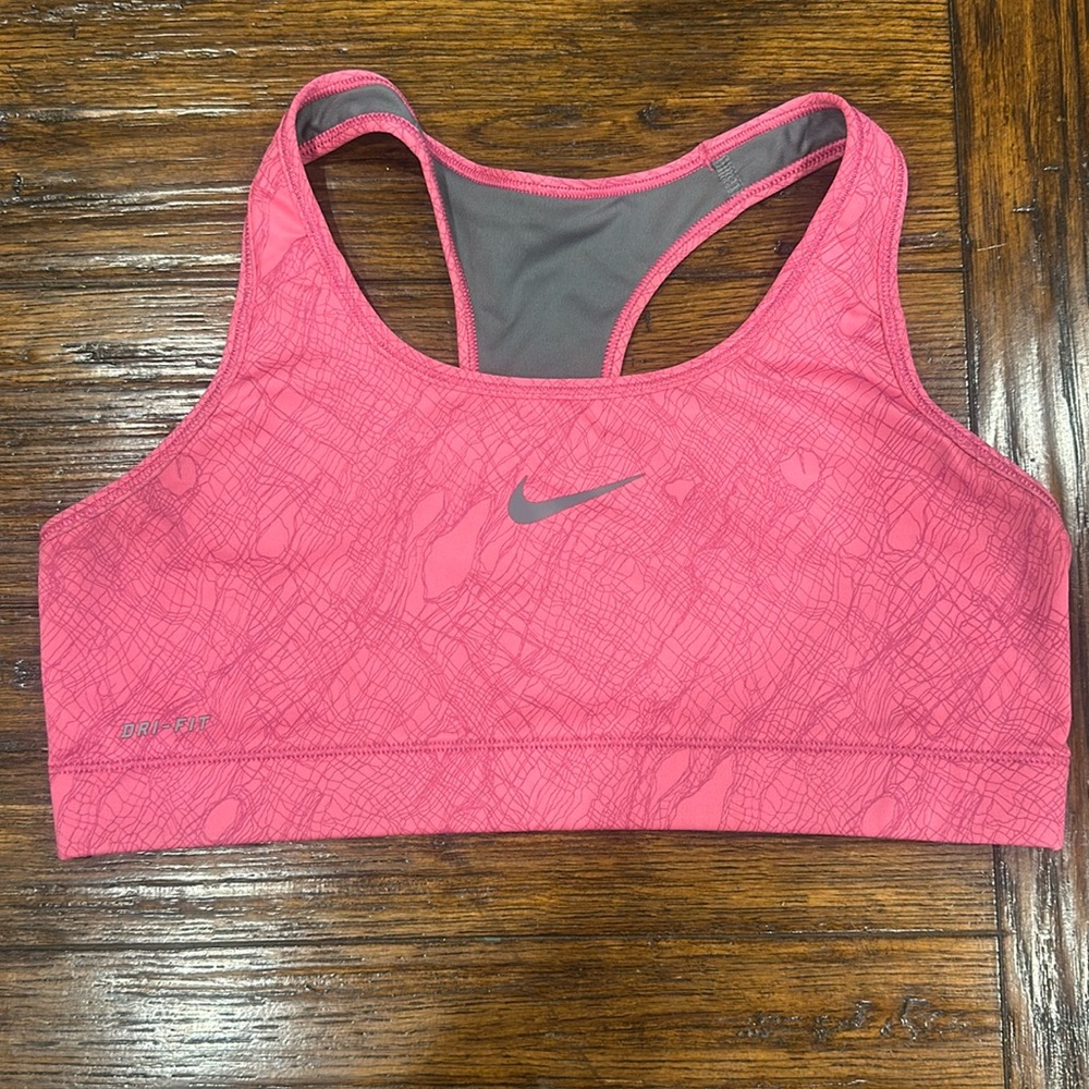 Women’s L NEW Nike pink sports bra